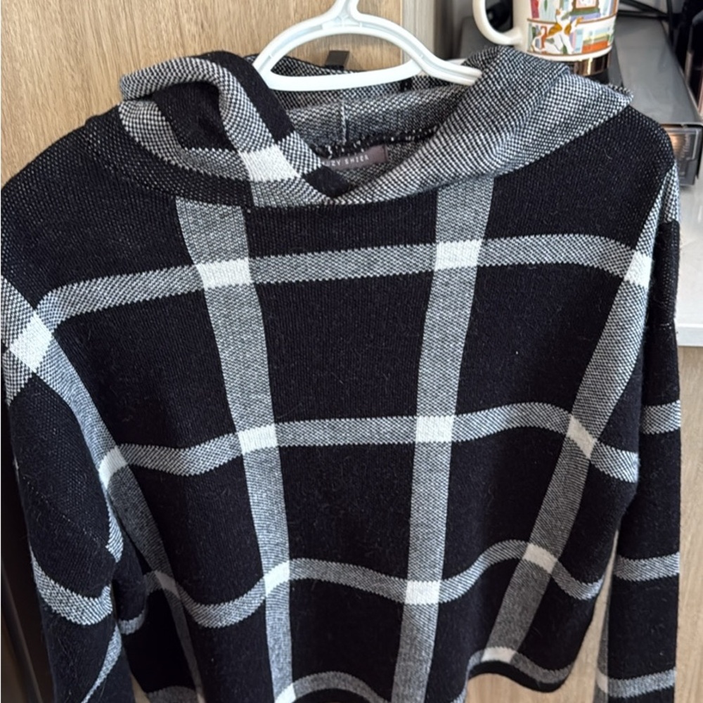 Suzy Shier Black and Gray Plaid Turtleneck Sweater